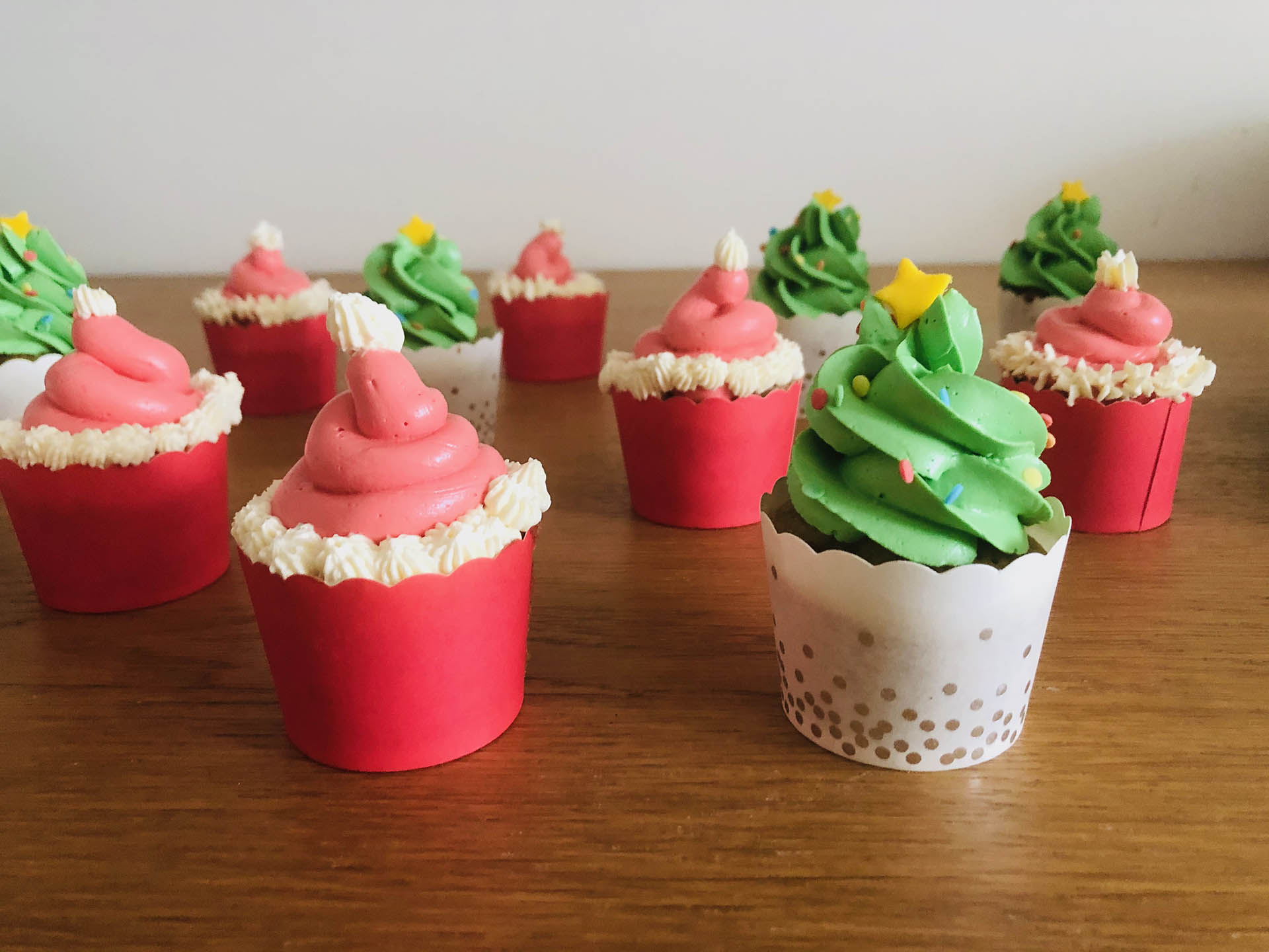 Chritmas_Cupcakes_All.jpg