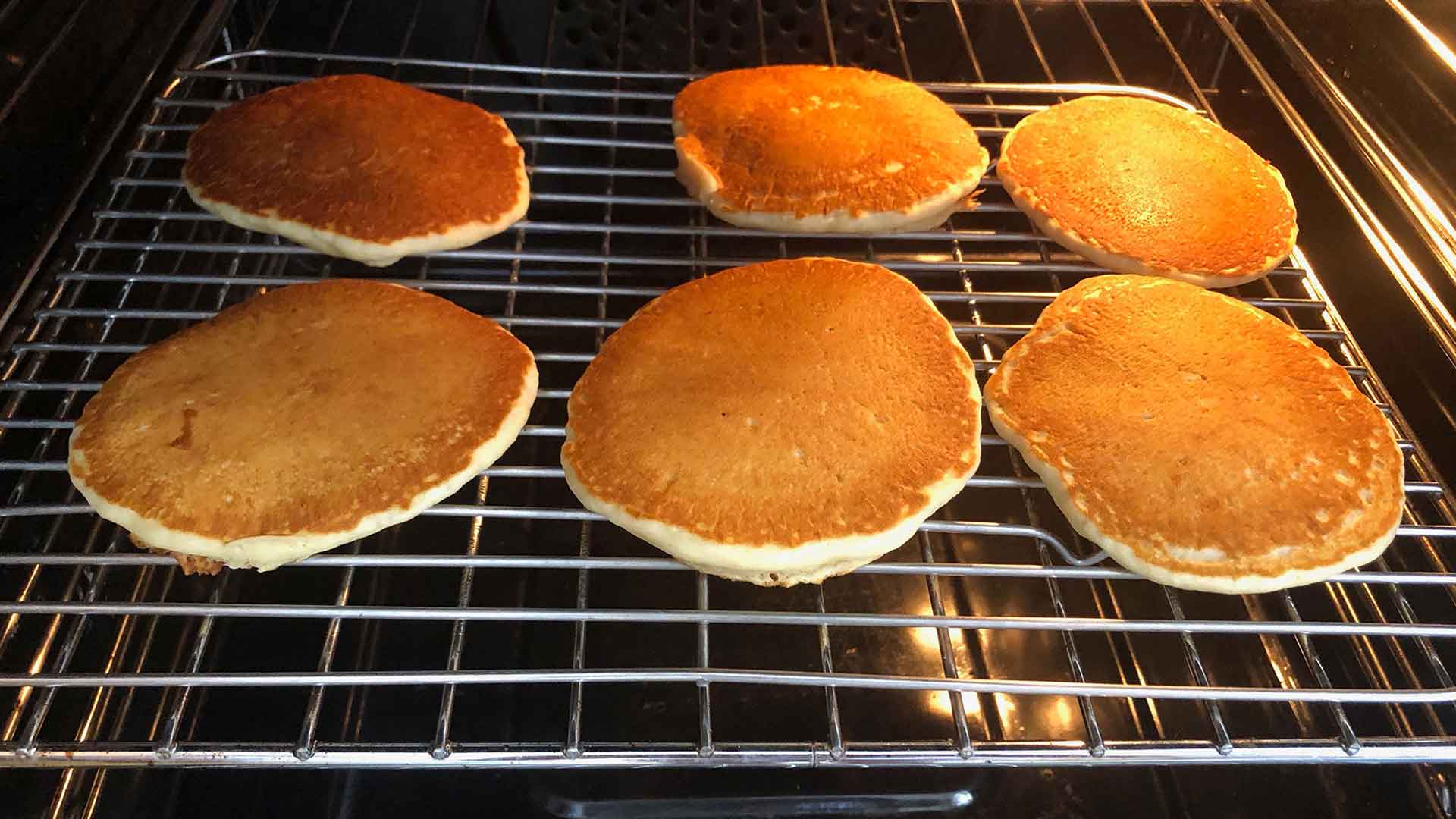 Pancakes_Kepp_Warm_In_The_Oven_1920_1080.jpg