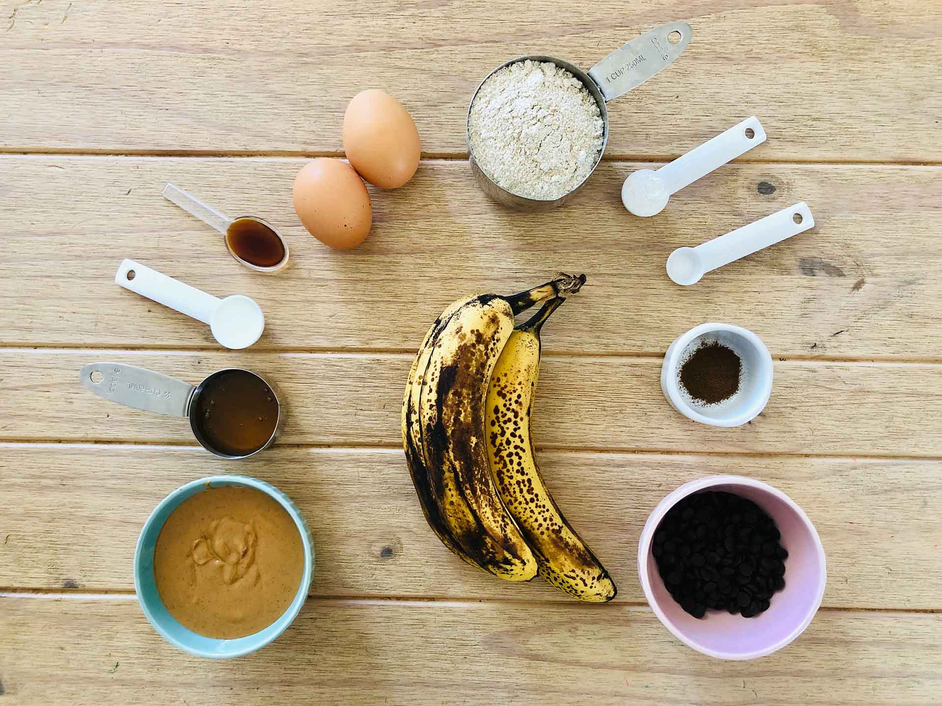 Healthy_Banana_Peanutbutter_Muffins_Ingredients.jpg