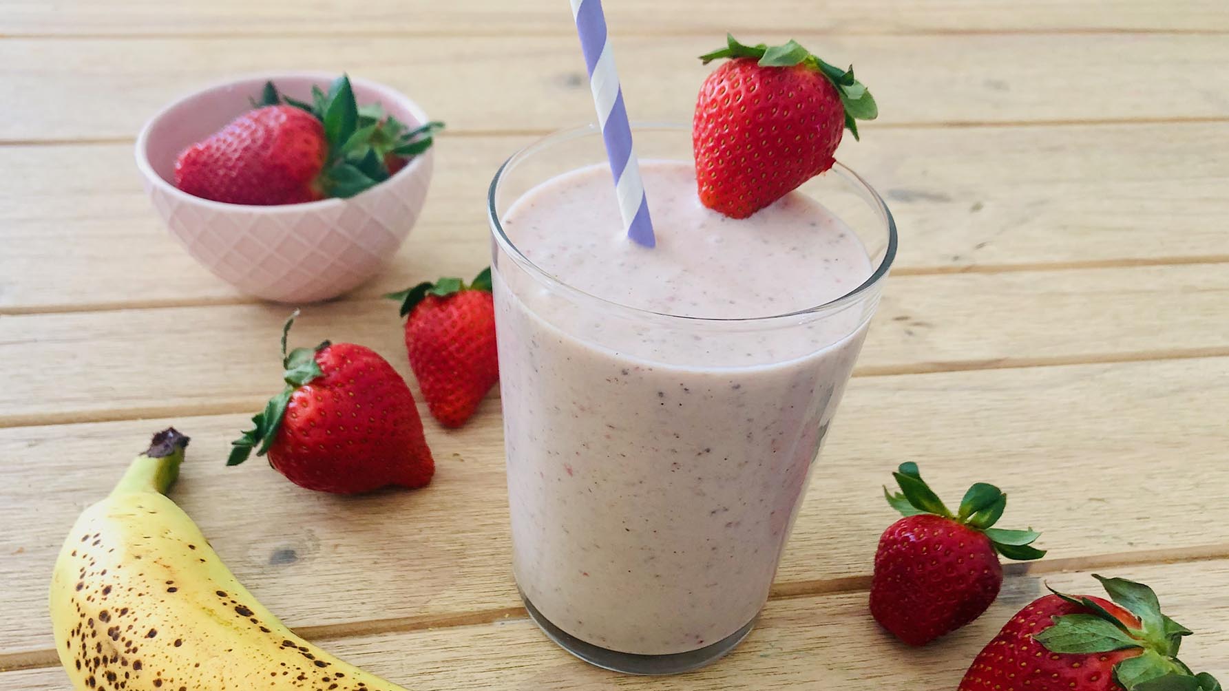 Strawberry_Smoothie_1920_1080.jpg